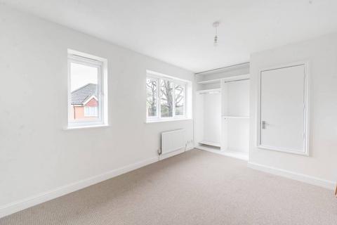 3 bedroom end of terrace house for sale, Oakcroft Close, Pinner, HA5