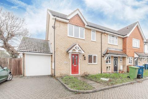 3 bedroom end of terrace house for sale, Oakcroft Close, Pinner, HA5