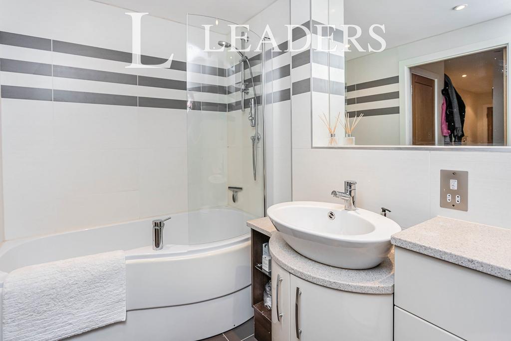 Main bathroom