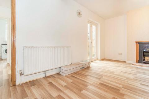 2 bedroom flat to rent, Elfleda Road, Cambridge, CB5
