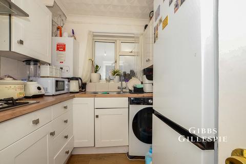 3 bedroom flat to rent, Chester Road, Watford, Hertfordshire, WD18