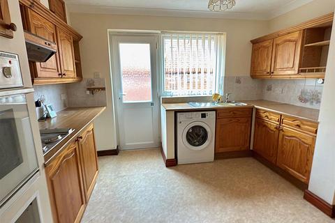 2 bedroom bungalow for sale, Hillside Road East, Bungay, Suffolk, NR35