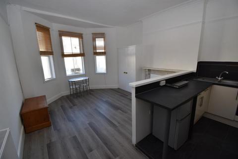Studio to rent, C8, Milverton Hill, Leamington Spa
