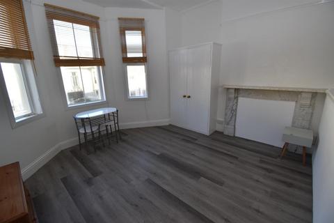 Studio to rent, C8, Milverton Hill, Leamington Spa