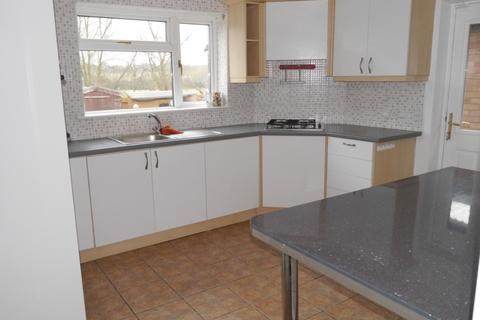 4 bedroom semi-detached house to rent, Ferneley Crescent, Melton Mowbray LE13