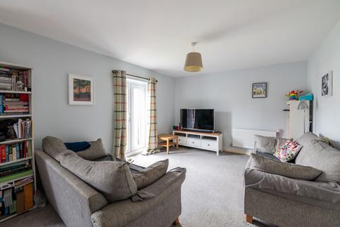 2 bedroom flat for sale, Field Oaks Way, Merstham, RH1