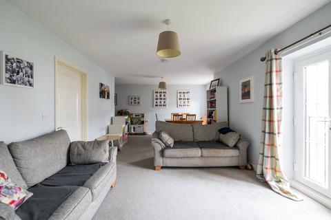 2 bedroom flat for sale, Field Oaks Way, Merstham, RH1
