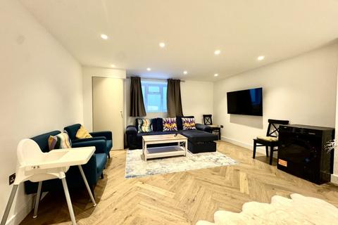 1 bedroom flat to rent, Boscombe Road, London  W12