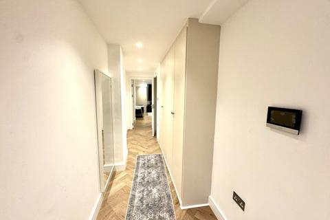 1 bedroom flat to rent, Boscombe Road, London  W12