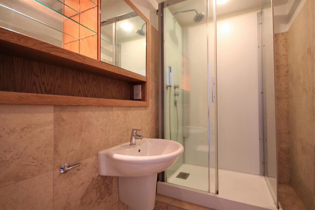 Ensuite Shower Room