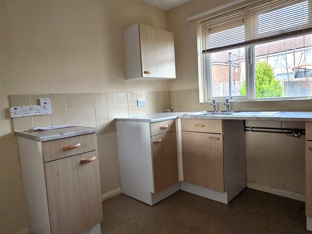 20 Redland - Kitchen.jpg