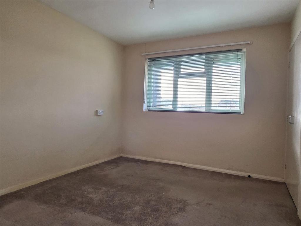 20 Redland - Bedroom.jpg
