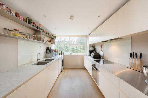 Gloucester Avenue, London, NW1