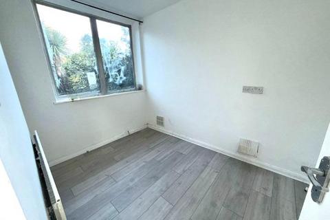 2 bedroom house to rent, 138 Coldharbour Lane, Hayes