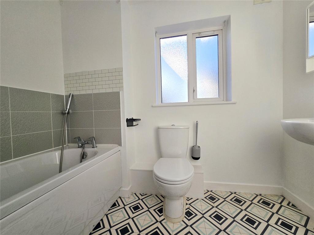1st Floor Bathroom