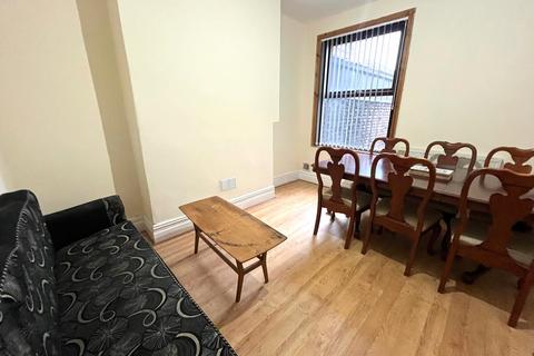 7 bedroom terraced house to rent, Hamilton Road, Manchester M13