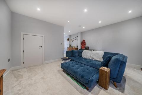 undefined, Headley,  Thatcham,  RG19