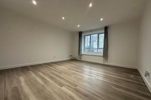 2 bedroom flat to rent, The Oaks, Hampshire SO19