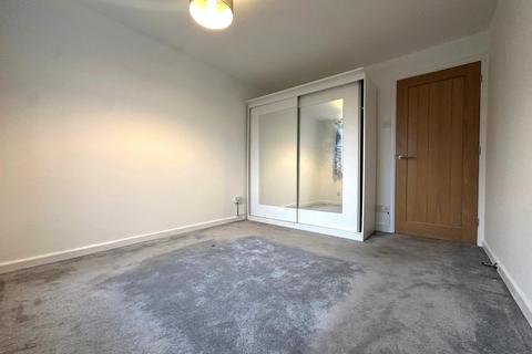 2 bedroom flat to rent, The Oaks, Hampshire SO19
