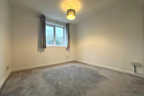 2 bedroom flat to rent, The Oaks, Hampshire SO19