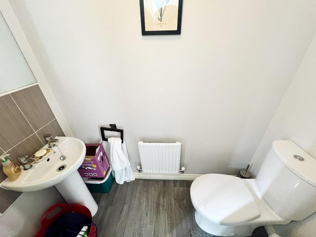 Cloakroom/wc