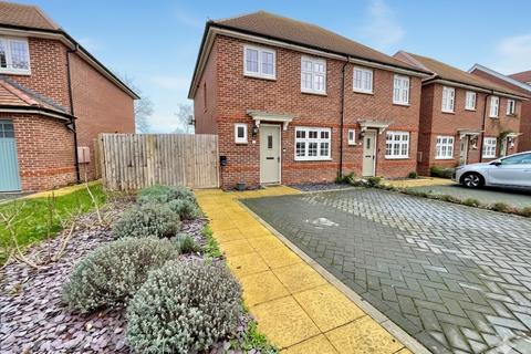 3 bedroom semi-detached house for sale, Armstrong Road, Luton, LU2 0FY