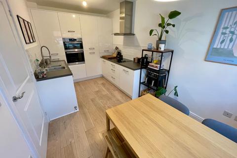 3 bedroom semi-detached house for sale, Armstrong Road, Luton, LU2 0FY