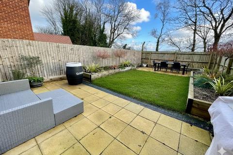 3 bedroom semi-detached house for sale, Armstrong Road, Luton, LU2 0FY