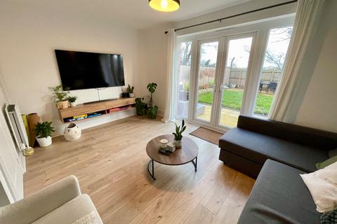 3 bedroom semi-detached house for sale, Armstrong Road, Luton, LU2 0FY