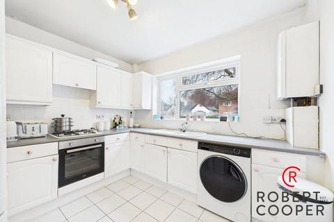 2 bedroom maisonette for sale, Woodlands Avenue, Eastcote, HA4