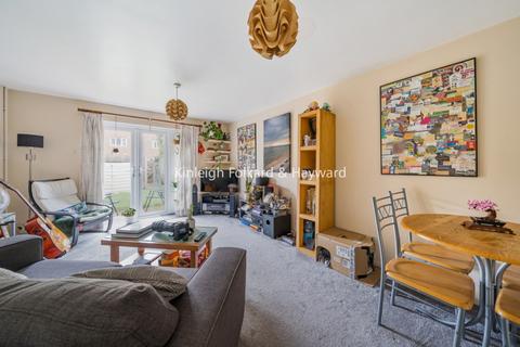 2 bedroom house to rent, Ann Moss Way, Surrey Quays, London, SE16