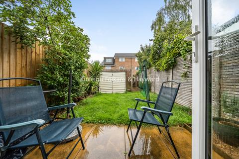 2 bedroom house to rent, Ann Moss Way, Surrey Quays, London, SE16
