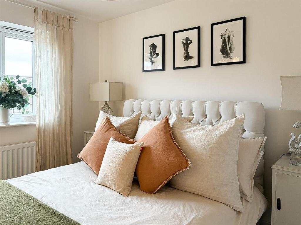 Bedroom 1-4.jpg