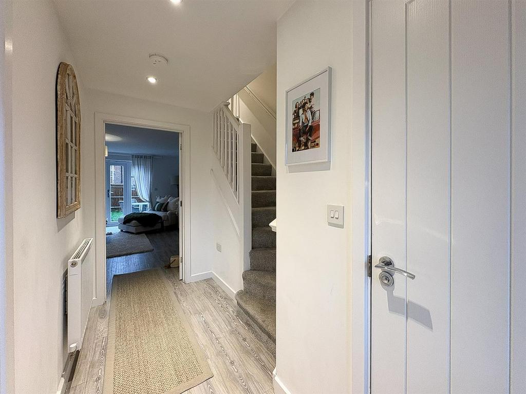 Hallway-1.jpg