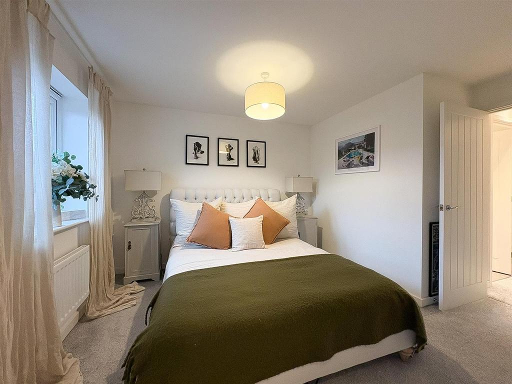 Bedroom 1-1.jpg