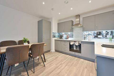 2 bedroom flat to rent, Watford WD18, Watford, WD18