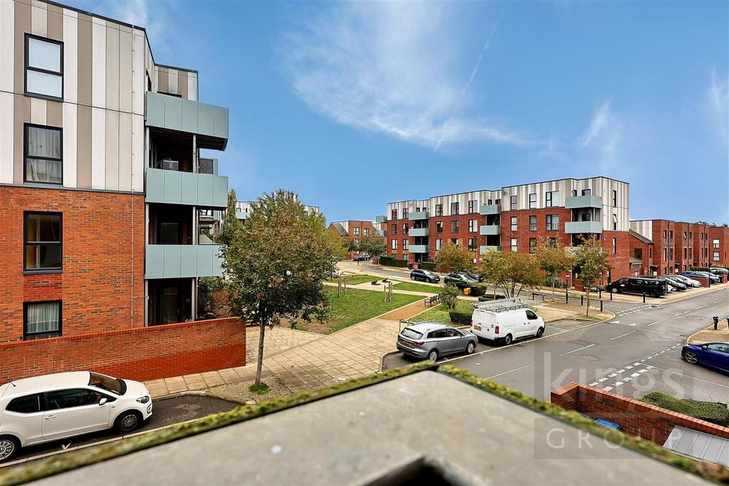 GI9 A68513 Potash House 1 Canning Sq Enfield EB1 4 B