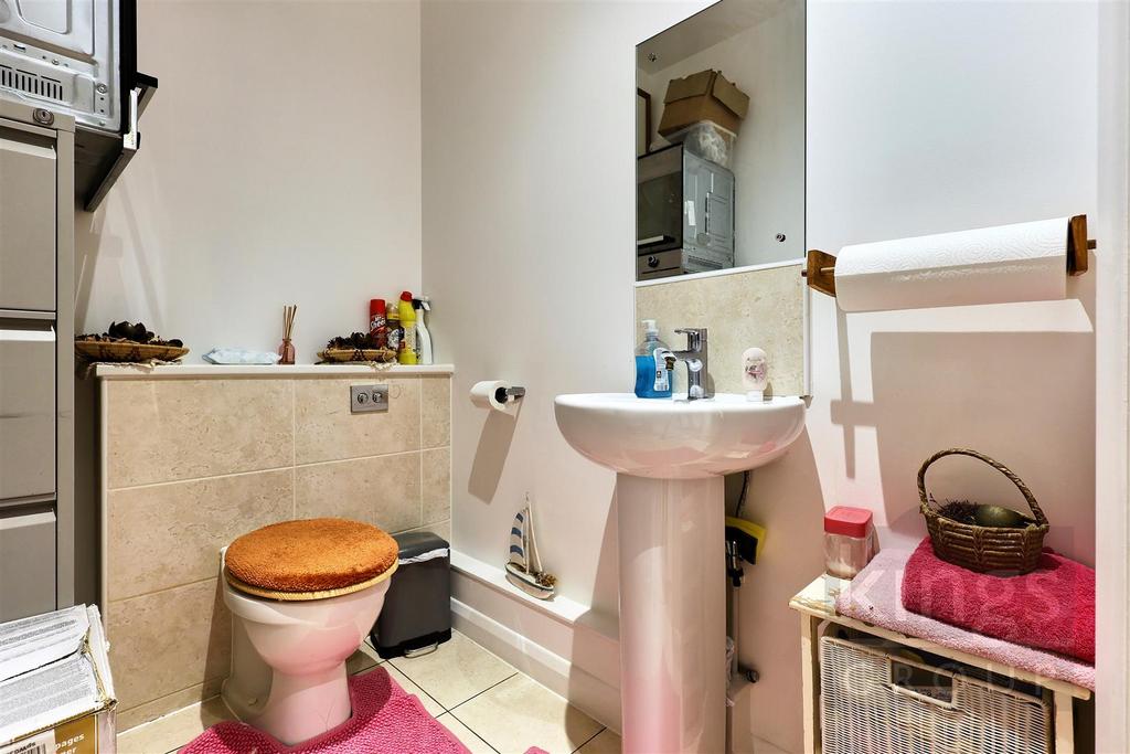 GI9 A67163 Potash House 1 Canning Sq Enfield EB1 4 B
