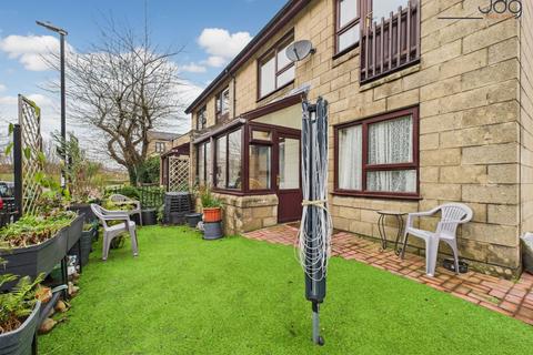 1 bedroom flat for sale, Wheatfield Court | Central, practical and well connected