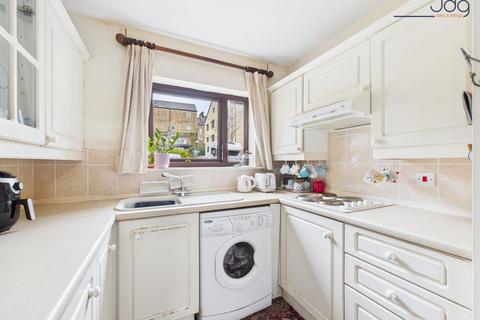 1 bedroom flat for sale, Wheatfield Court | Central, practical and well connected