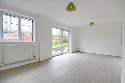 2 bedroom bungalow to rent, Elderbek Close, Cheshunt, Waltham Cross, Hertfordshire, EN7