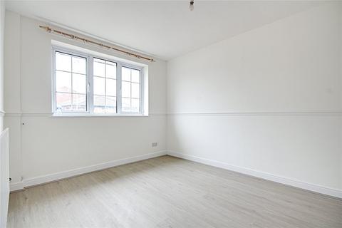 2 bedroom bungalow to rent, Elderbek Close, Cheshunt, Waltham Cross, Hertfordshire, EN7