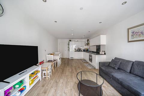 2 bedroom flat for sale, WESTMORELAND ROAD, NW9 9DR, Edgware, LONDON, NW9