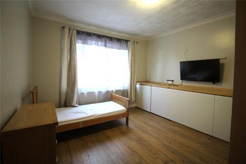 4 bedroom semi-detached house to rent, The Grove, Gravesend, Kent, DA12