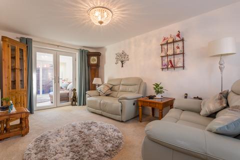 3 bedroom detached house to rent, Cygnus Way, Brackley, NN13
