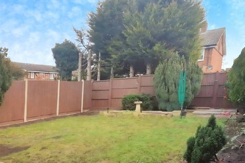 1 bedroom in a house share to rent, Corby Drive, Englefield Green, Egham, TW20