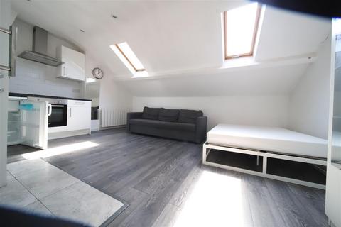 1 bedroom flat to rent, Seven Sisters Road, London