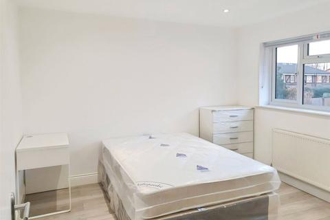 1 bedroom in a house share to rent, Corby Drive, Englefield Green, Egham, Surrey, TW20