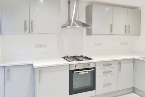 1 bedroom in a house share to rent, Corby Drive, Englefield Green, Egham, Surrey, TW20