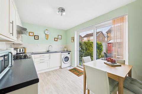 2 bedroom end of terrace house for sale, Greenways Walk, Bridlington